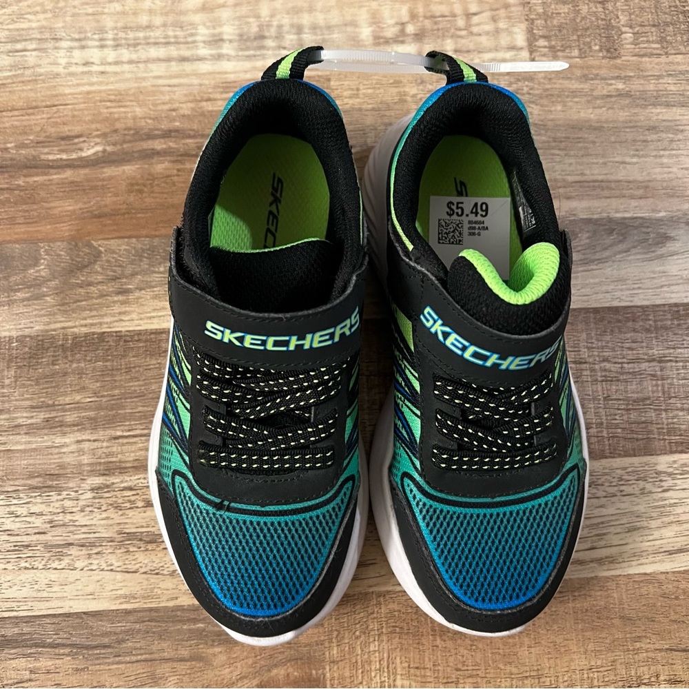 NWOT Skechers Slip On Sneakers - Picture 2 of 6